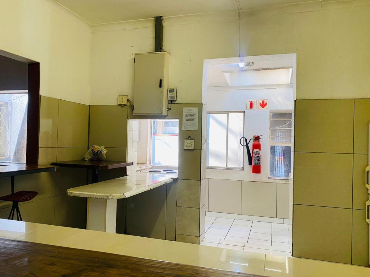 Rosebank Hostel Johannesburg Exterior foto
